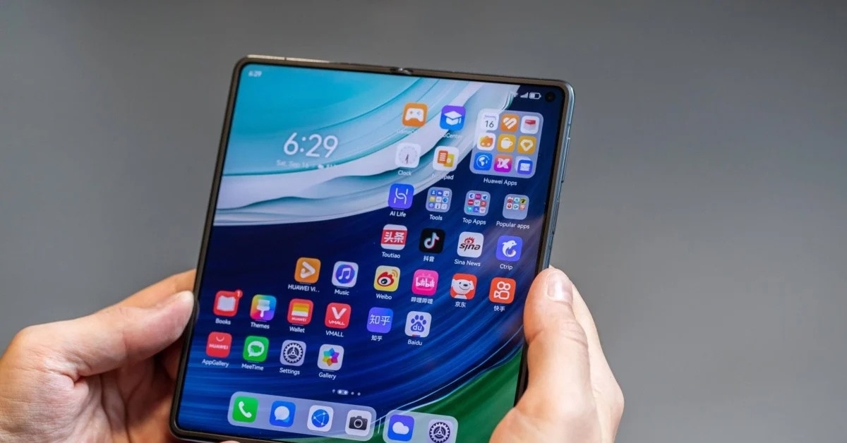 Samsung không còn ‘độc tôn’ trong phân khúc smartphone nắp gập